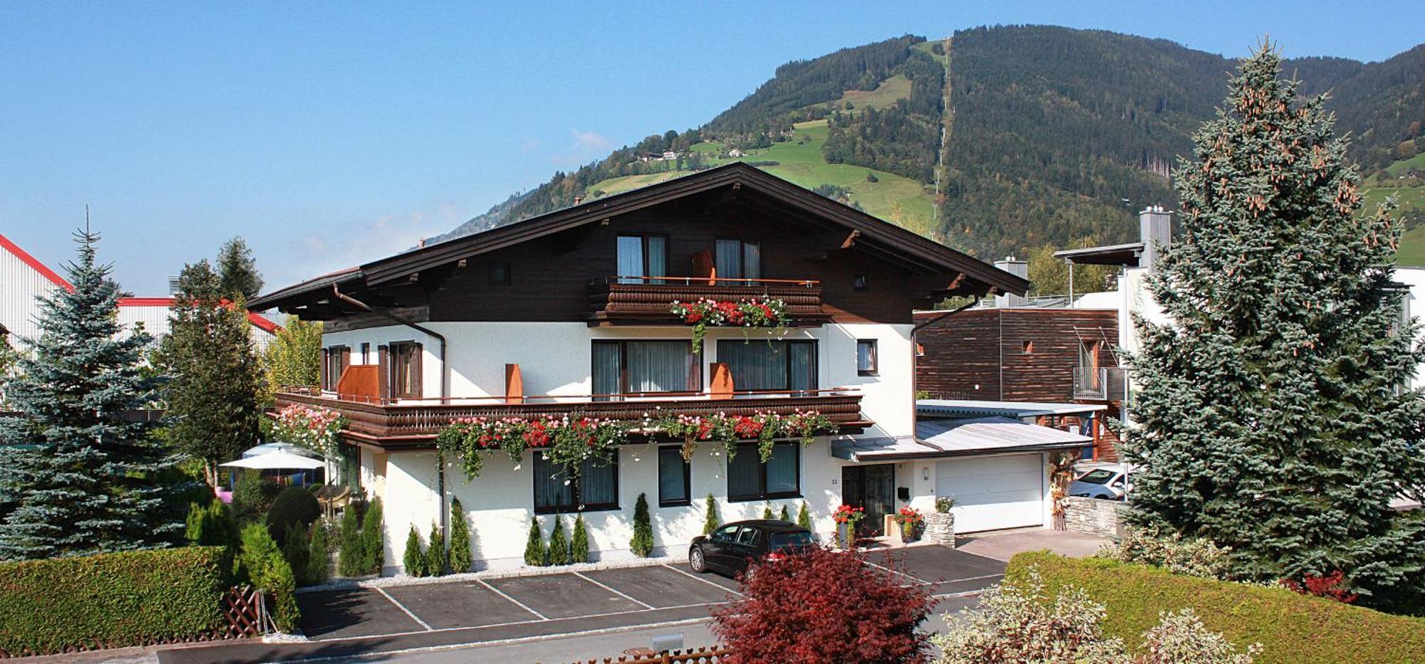 Comfort Hotel Garni Landhaus Gitti Zell am See Exterior photo